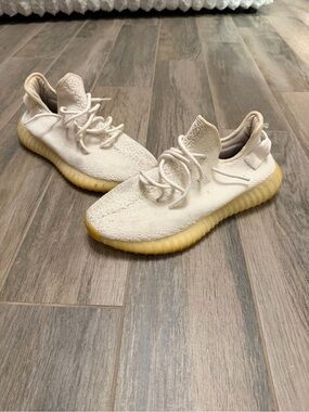 adidas Yeezy Boost 350 V2 Triple White